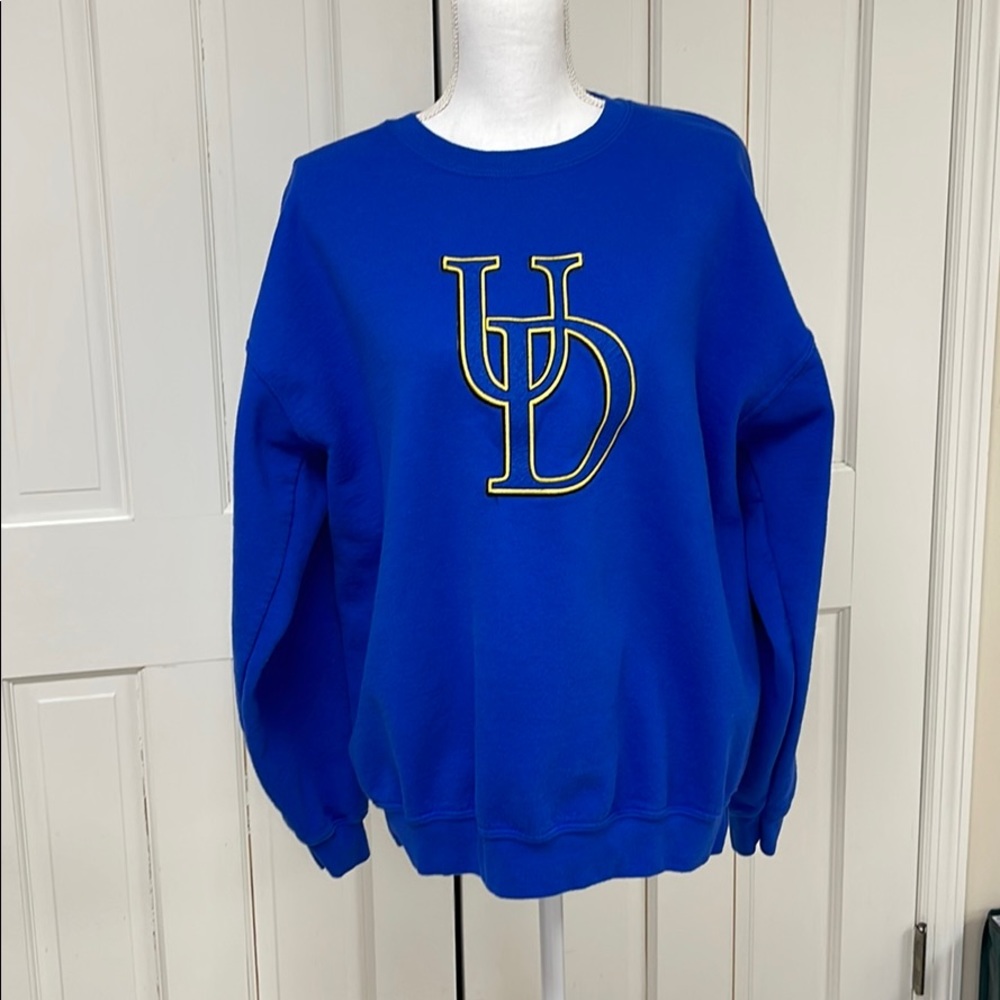 💙💙 university of Delaware sweatshirt 💙💙. Blue hens